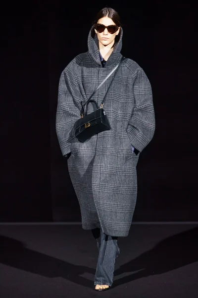 Look 70